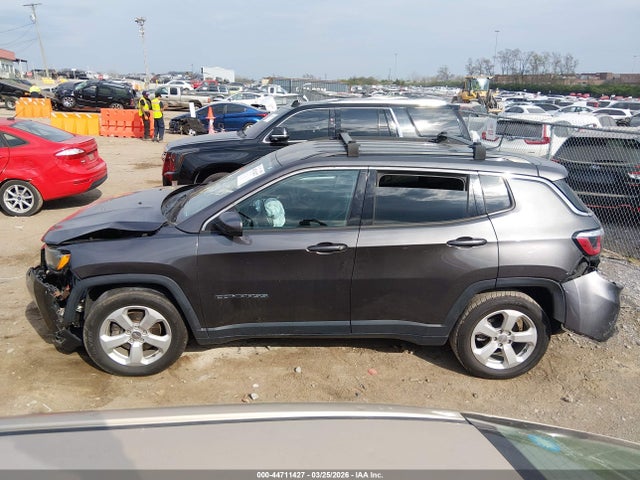3C4NJCBB2KT843965 Jeep Compass Latitude Fwd