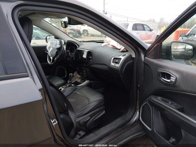 3C4NJCBB2KT843965 Jeep Compass Latitude Fwd