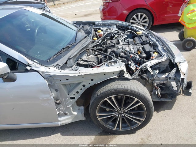 Scion FR-S 2015 JF1ZNAA17F9712120 Image 17