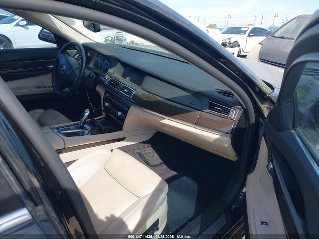 2011 Bmw 740i მანქანა იყიდება აუქციონზე, vin: WBAKA4C5XBC613150, აუქციონის ნომერი: 44711436