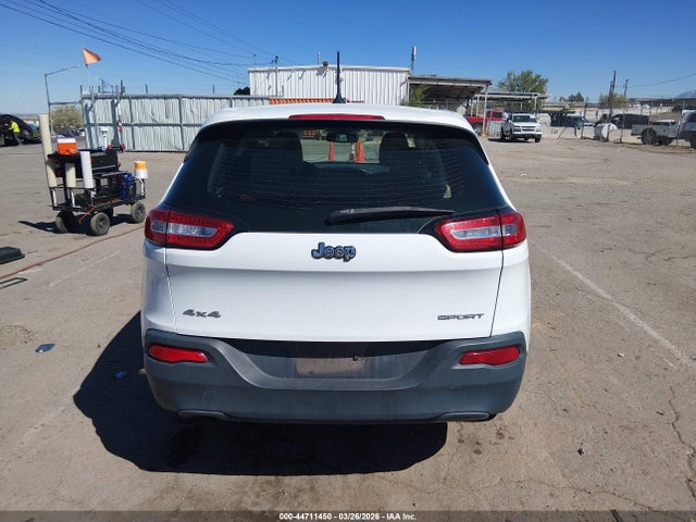 1C4PJMAB0FW574719 Jeep Cherokee Sport