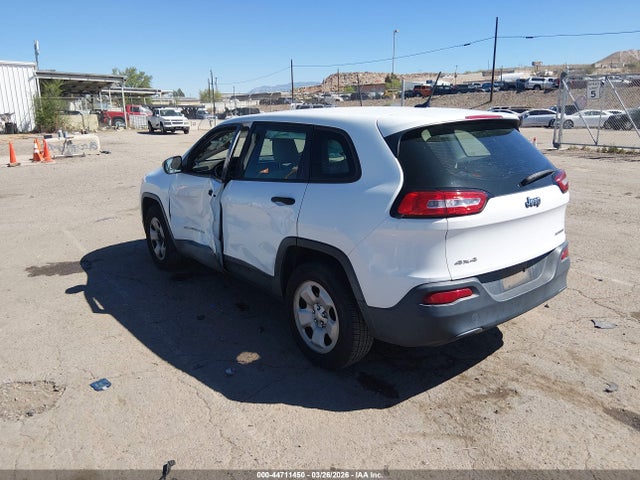 1C4PJMAB0FW574719 Jeep Cherokee Sport