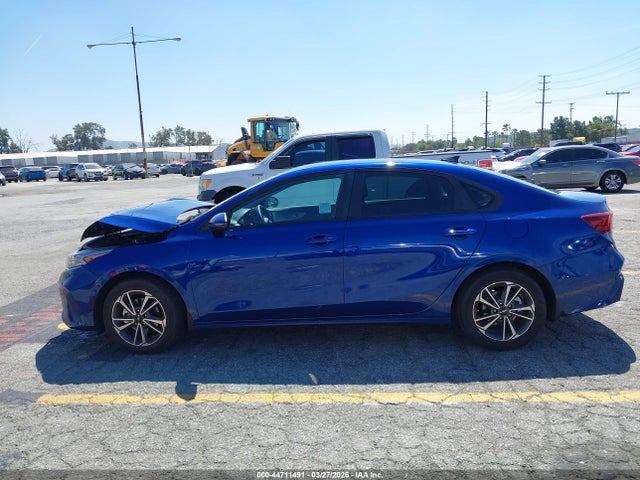 2023 Kia Forte Lxs მანქანა იყიდება აუქციონზე, vin: 3KPF24AD8PE596103, აუქციონის ნომერი: 44711491