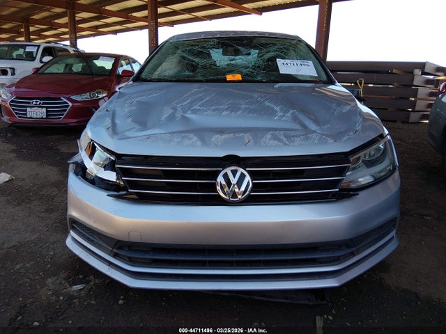 3VWD17AJ5FM352010 Volkswagen Jetta 1.8t Se