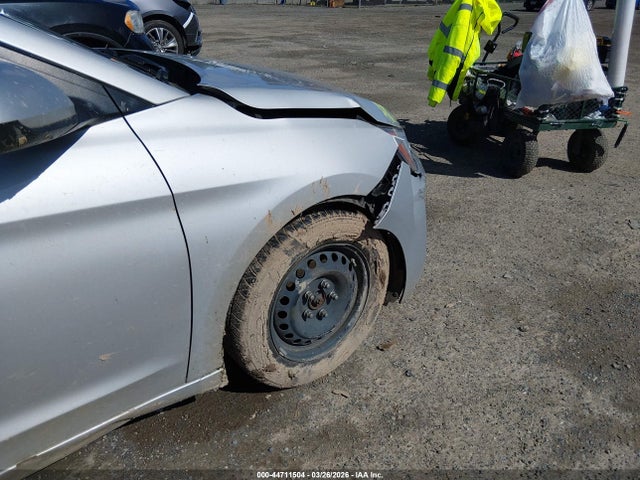 Hyundai ELANTRA SE 2019 KMHD74LF1KU855284 Image 17