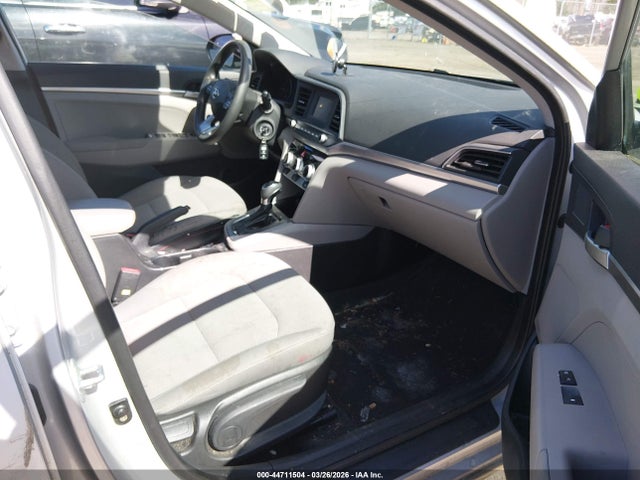 2019 HYUNDAI ELANTRA KMHD74LF1KU855284 Photo 4
