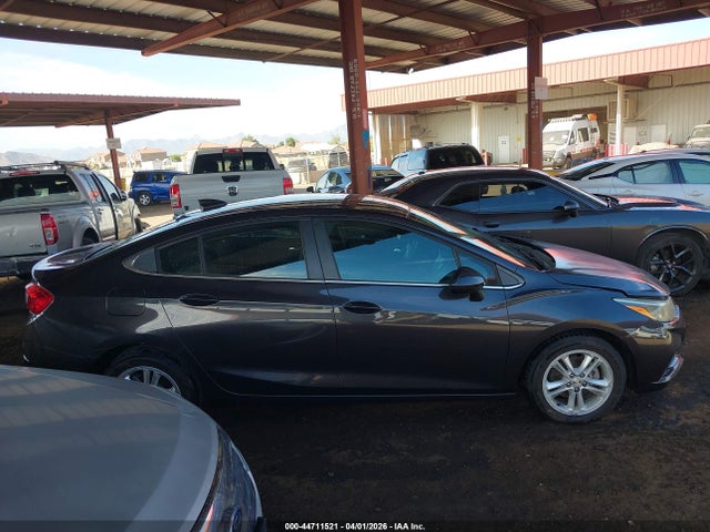1G1BE5SM8H7103945 Chevrolet Cruze Lt Auto