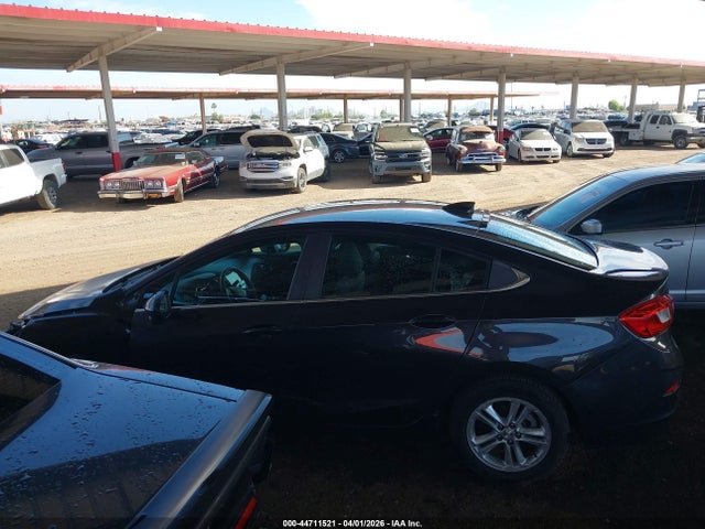 1G1BE5SM8H7103945 Chevrolet Cruze Lt Auto