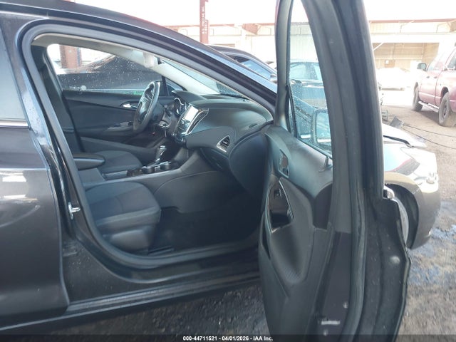 1G1BE5SM8H7103945 Chevrolet Cruze Lt Auto