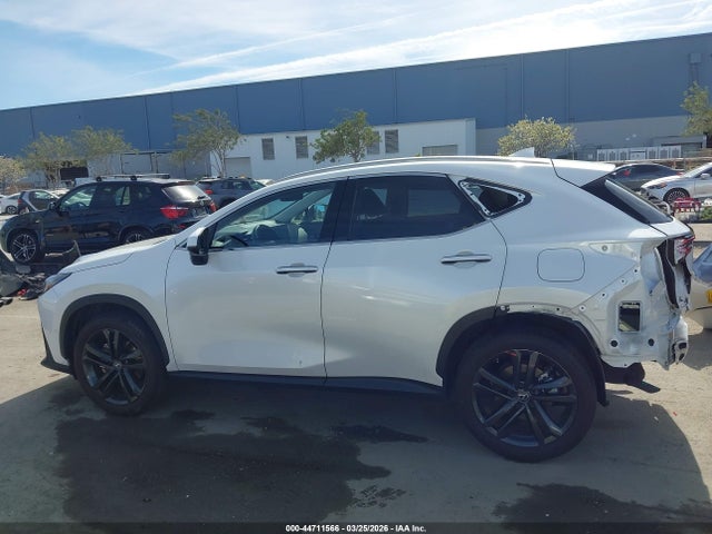 JTJHKCFZ9N2004805 Lexus Nx 450h+ Luxury