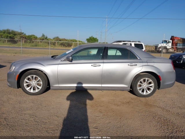 44711577 :رقم المزاد ، 2C3CCAAG4FH791812 vin ، 2015 Chrysler 300 Limited مزاد بيع