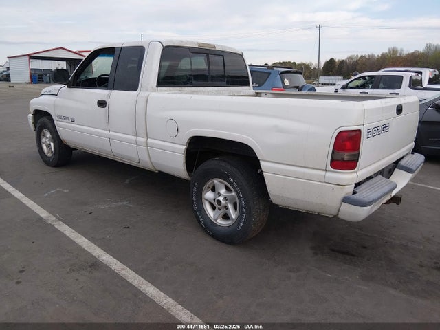 2000 DODGE RAM 1500 3B7HC13Z6YG110133 Photo 2