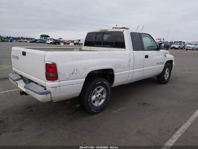 2000 DODGE RAM 1500 3B7HC13Z6YG110133 Photo 3
