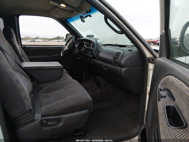 2000 DODGE RAM 1500 3B7HC13Z6YG110133 Photo 4