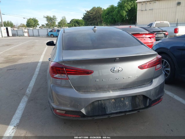 Hyundai Elantra Value Edition 2019 5NPD84LF6KH496588 Image 17