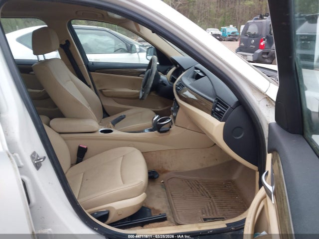 2014 BMW X1 WBAVM1C54EVW51081 Photo 4