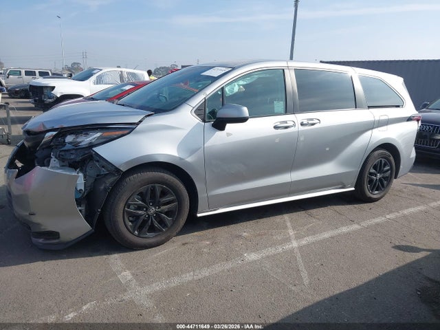 2023 TOYOTA SIENNA 5TDKRKEC1PS162286 Photo 1