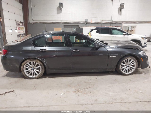 44711665 :رقم المزاد ، WBAFR9C5XBC758678 vin ، 2011 Bmw 550i مزاد بيع