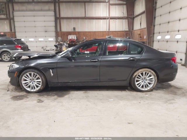44711665 :رقم المزاد ، WBAFR9C5XBC758678 vin ، 2011 Bmw 550i مزاد بيع