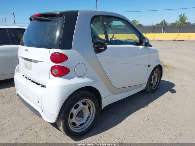 Smart Fortwo Pure 2015 WMEEJ3BA2FK807905 Image 4