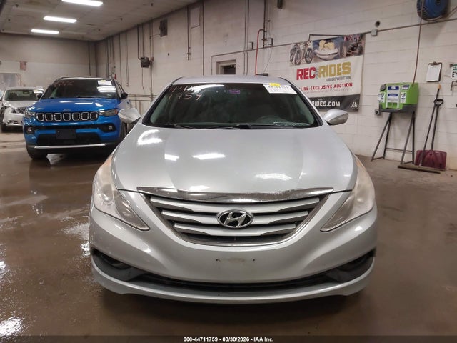 2014 Hyundai Sonata Gls მანქანა იყიდება აუქციონზე, vin: 5NPEB4AC2EH920609, აუქციონის ნომერი: 44711759