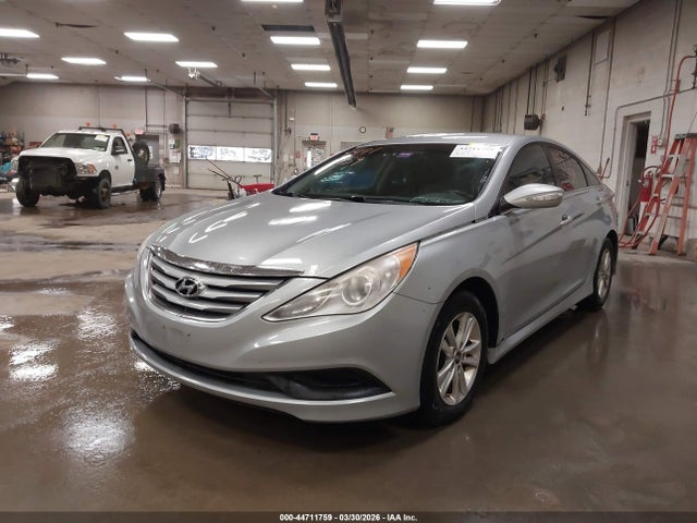 2014 Hyundai Sonata Gls მანქანა იყიდება აუქციონზე, vin: 5NPEB4AC2EH920609, აუქციონის ნომერი: 44711759