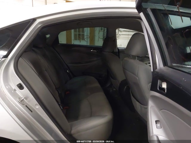 2014 Hyundai Sonata Gls მანქანა იყიდება აუქციონზე, vin: 5NPEB4AC2EH920609, აუქციონის ნომერი: 44711759