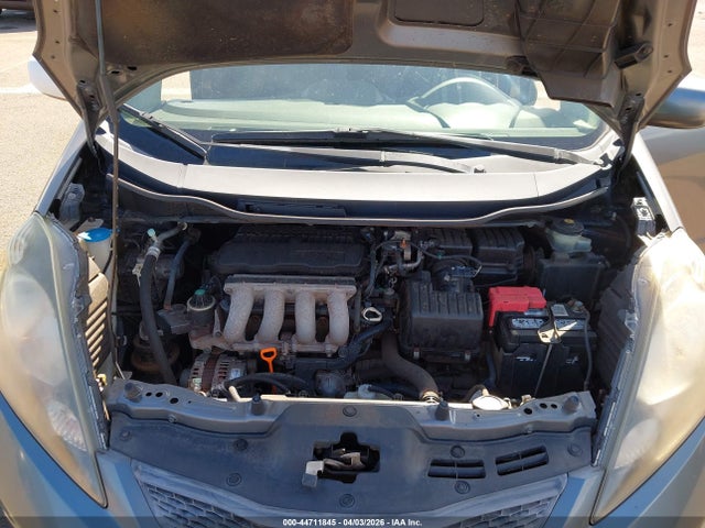 44711845 :رقم المزاد ، JHMGE8H34DC071721 vin ، 2013 Honda Fit مزاد بيع