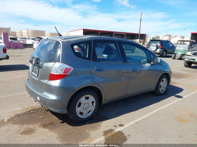 44711845 :رقم المزاد ، JHMGE8H34DC071721 vin ، 2013 Honda Fit مزاد بيع