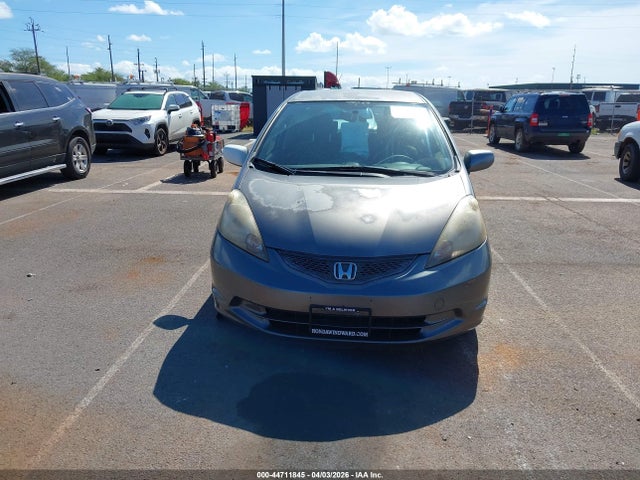 44711845 :رقم المزاد ، JHMGE8H34DC071721 vin ، 2013 Honda Fit مزاد بيع