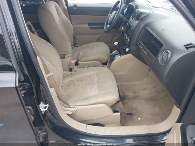 1C4NJPBAXGD621816 Jeep Patriot Sport