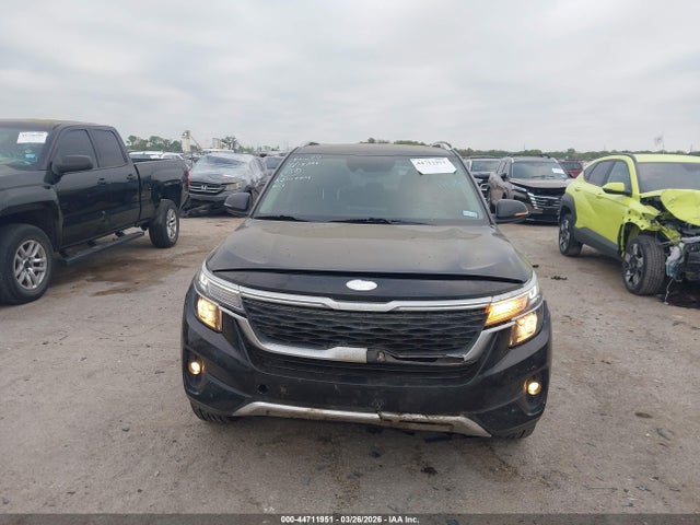 44711951 :رقم المزاد ، KNDEU2AA8M7229696 vin ، 2021 Kia Seltos S مزاد بيع