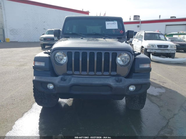 1C4HJXDN1KW519637 Jeep Wrangler Unlimited Sport S 4x4