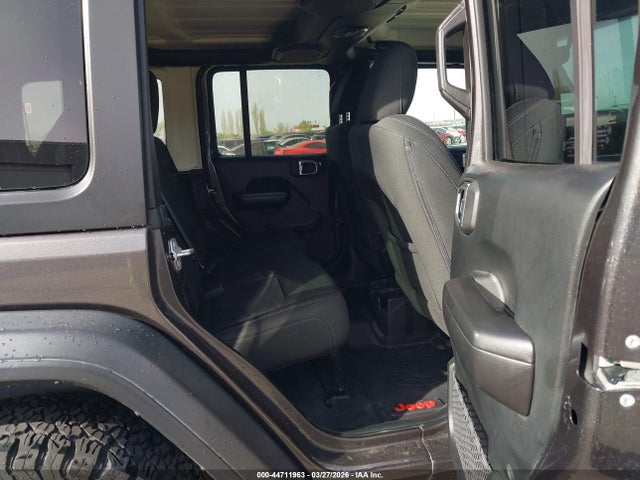 1C4HJXDN1KW519637 Jeep Wrangler Unlimited Sport S 4x4