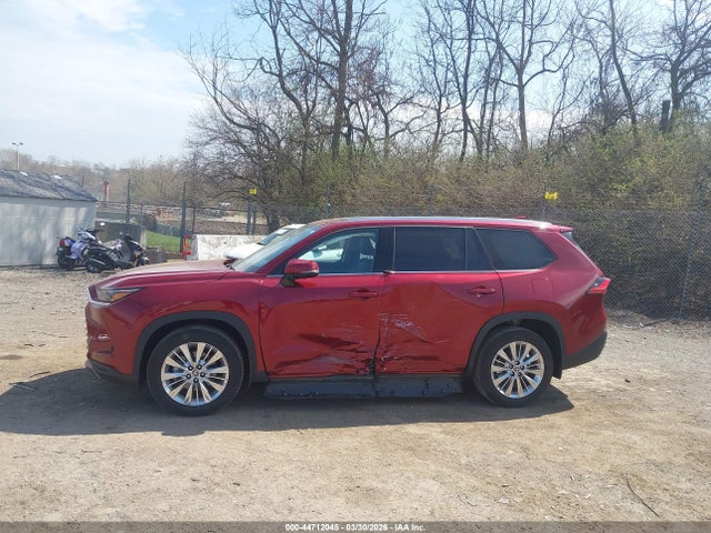 Toyota Grand Highlander Platinum 2024 5TDAAAB58RS053264 Image 14