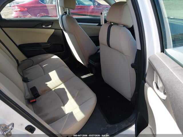 44712056 :رقم المزاد ، 2HGFC2F61KH517283 vin ، 2019 Honda Civic Lx مزاد بيع