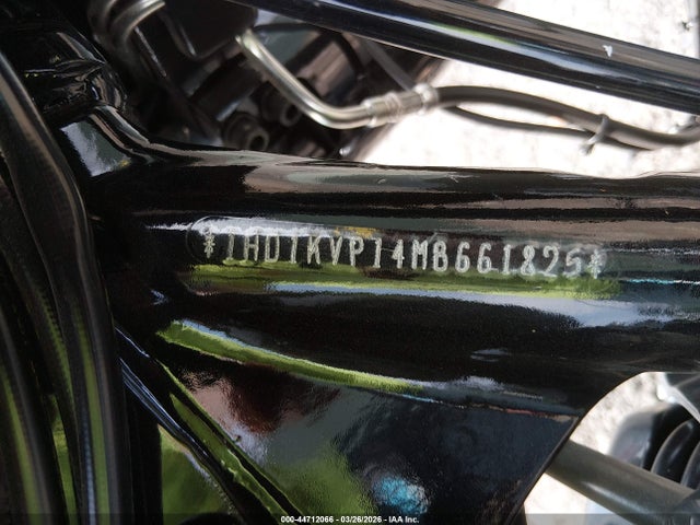 1HD1KVP14MB661825 Harley-Davidson FLHRXS