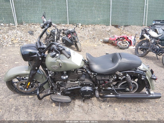 1HD1KVP14MB661825 Harley-Davidson FLHRXS