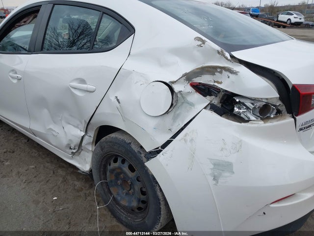 Aukcja sprzedaży 2015 Mazda Mazda3 I Sv, vin: JM1BM1T76F1246906, numer aukcji: 44712144