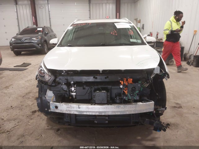 KNDCE3LG5N5138104 KIA Niro Ev Ex Premium