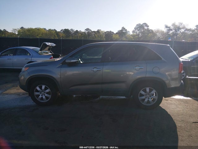 44712230 :رقم المزاد ، 5XYKT3A15BG049426 vin ، 2011 Kia Sorento Lx مزاد بيع