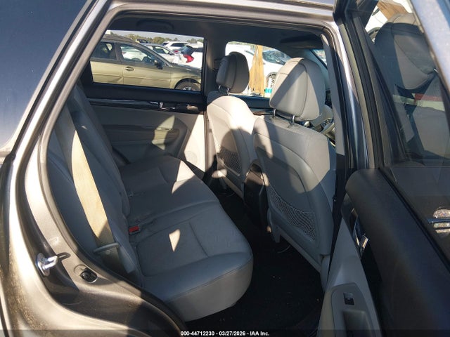 44712230 :رقم المزاد ، 5XYKT3A15BG049426 vin ، 2011 Kia Sorento Lx مزاد بيع
