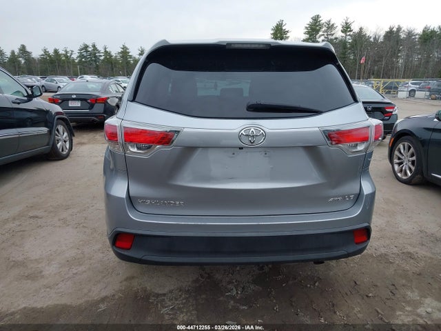 Toyota Highlander Le V6 2015 5TDBKRFH3FS073695 Image 17