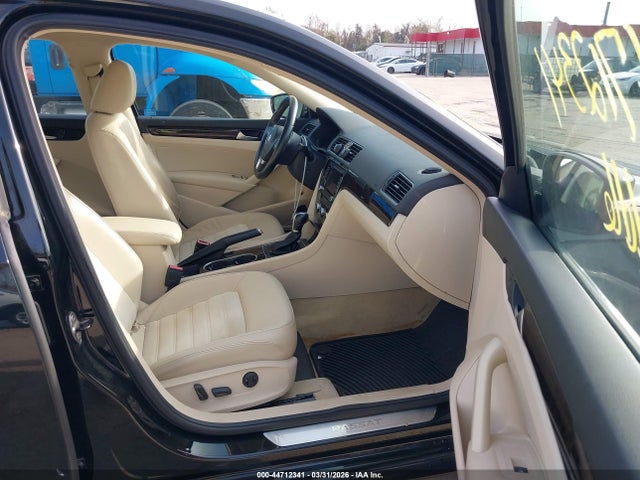 2014 Volkswagen Passat 2.0l Tdi Sel Premium მანქანა იყიდება აუქციონზე, vin: 1VWCN7A3XEC076084, აუქციონის ნომერი: 44712341