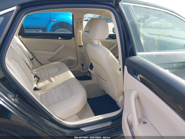 2014 Volkswagen Passat 2.0l Tdi Sel Premium მანქანა იყიდება აუქციონზე, vin: 1VWCN7A3XEC076084, აუქციონის ნომერი: 44712341