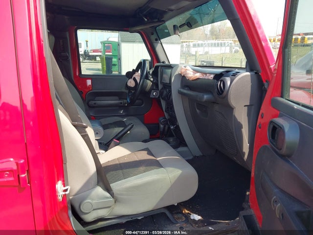44712391 :رقم المزاد ، 1J4BA6H11AL176989 vin ، 2010 Jeep Wrangler Unlimited Rubicon مزاد بيع