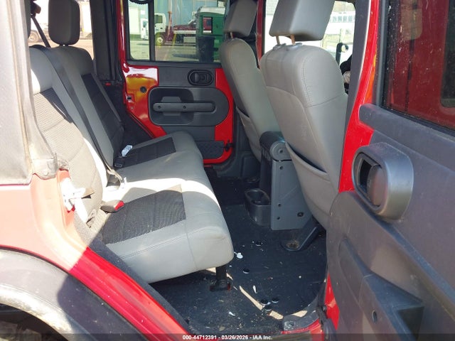 44712391 :رقم المزاد ، 1J4BA6H11AL176989 vin ، 2010 Jeep Wrangler Unlimited Rubicon مزاد بيع