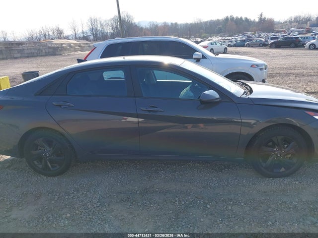 KMHLM4AG0PU576447 Hyundai ELANTRA SEL