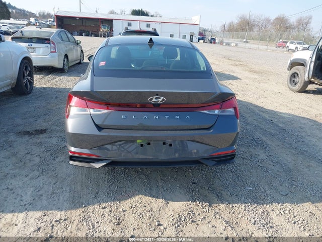 KMHLM4AG0PU576447 Hyundai ELANTRA SEL