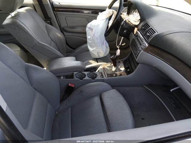 44712477 :رقم المزاد ، WBAAV53421FT00605 vin ، 2001 Bmw 330i مزاد بيع